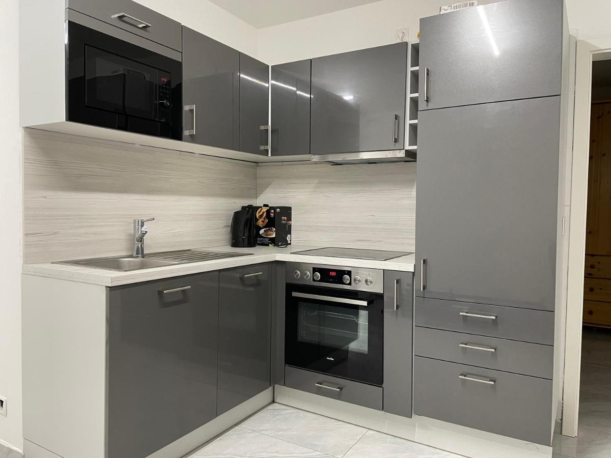 Fully Equipped Apartment 3 Rooms 5 Bed Хамбург Екстериор снимка