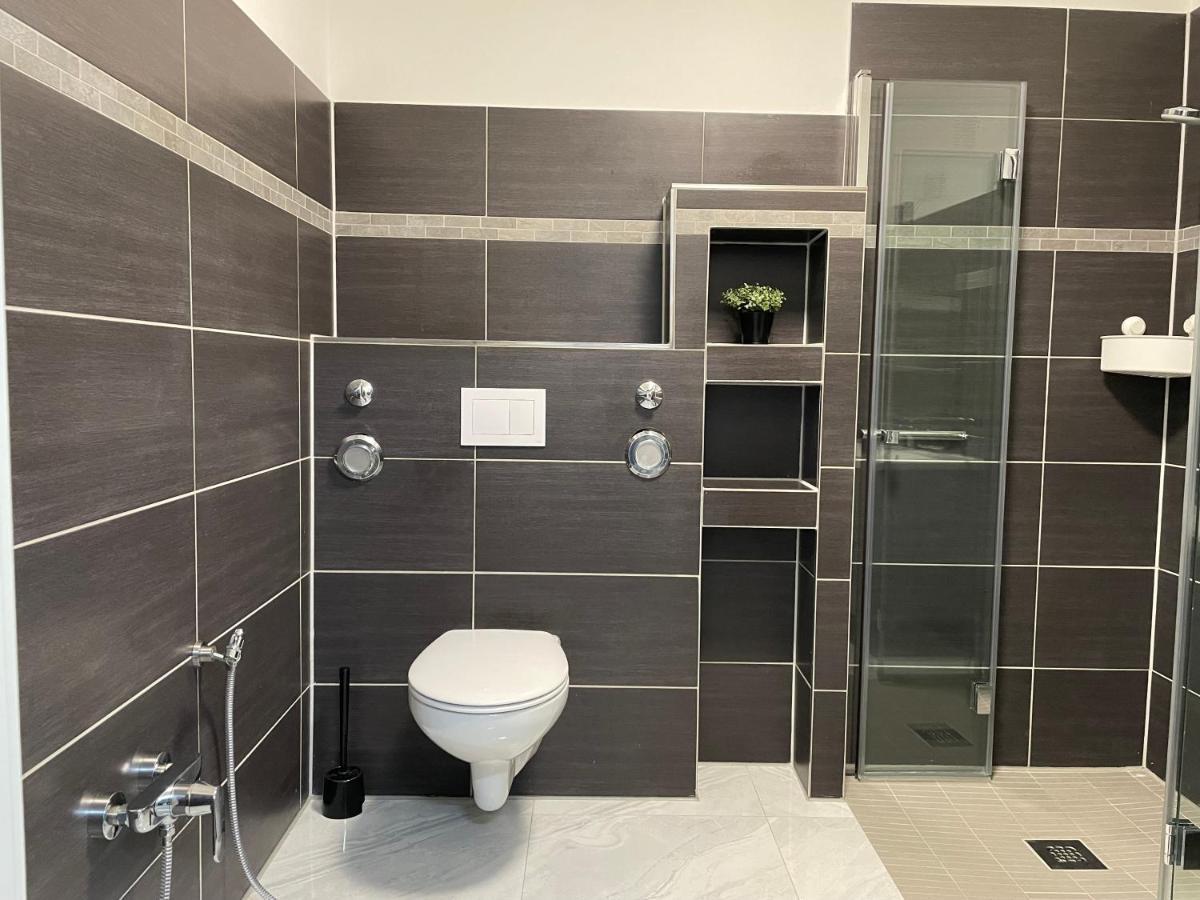 Fully Equipped Apartment 3 Rooms 5 Bed Хамбург Екстериор снимка